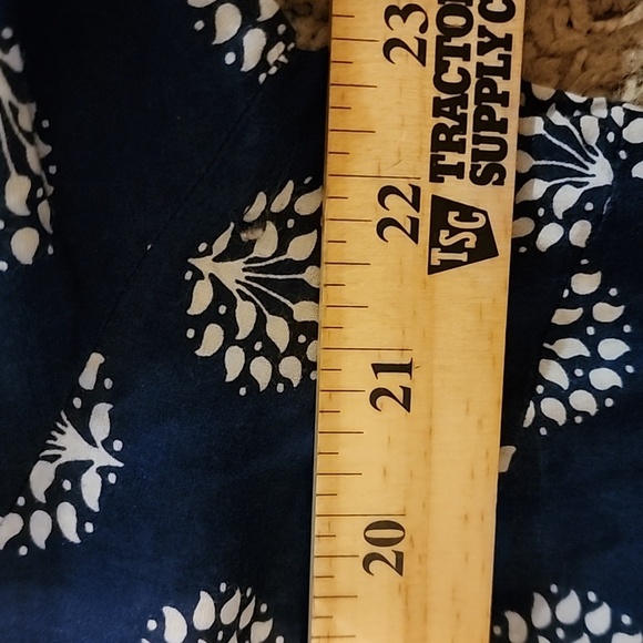 Talbots Blue & White Embroidered Lightweight Floral Blouse Size XL - Picture 7 of 8